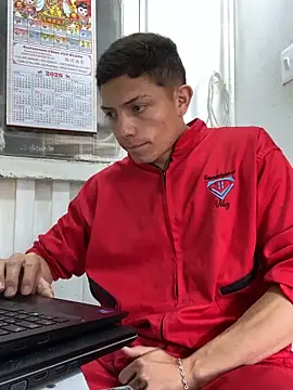 Snapshot of santiObrero chatting on 02/24/26, 04:16 santiObrero online show from 02/24/26, 04:16