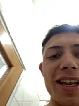 Snapshot of santiObrero chatting on 03/11/26, 03:29 santiObrero online show from 03/11/26, 03:29
