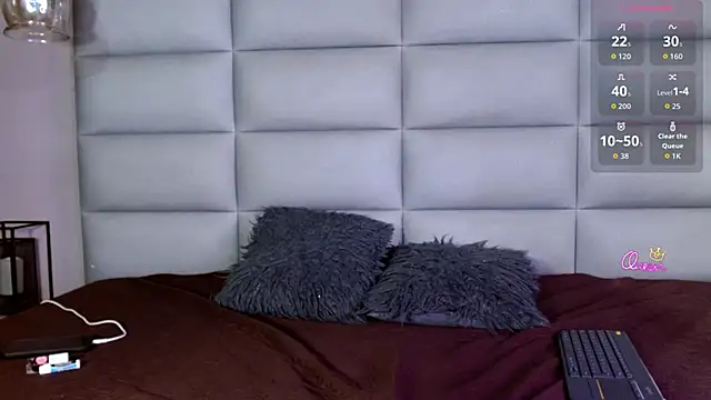 Snapshot of miss-liz- chatting on 03/19/26, 07:29 miss-liz- online show from 03/19/26, 07:29