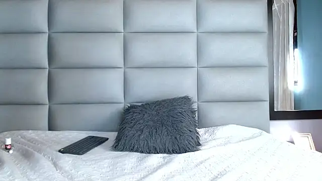 Snapshot of miss-liz- chatting on 04/01/26, 01:41 miss-liz- online show from 04/01/26, 01:41