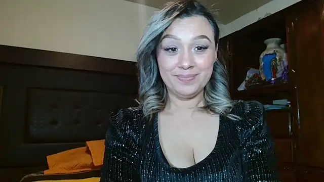 Snapshot of aitanalove_ chatting on 05/19/26, 01:56 aitanalove online show from 05/19/26, 01:56