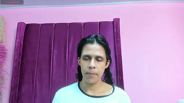 Snapshot of mitzukywinteer chatting on 04/16/26, 10:01 mitzukywinteer online show from 04/16/26, 10:01