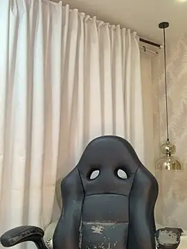 Auri   online show from 06/26/26, 07:29
