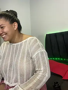 Helena-Paola online show from 06/26/26, 01:32