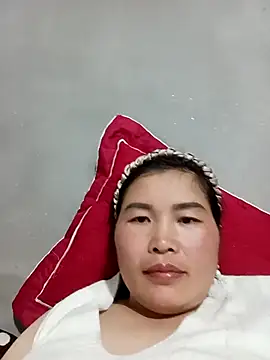 Snapshot of nana_nana99 chatting on 02/15/26, 03:42 nana nana99 online show from 02/15/26, 03:42