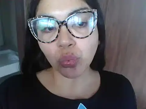 Snapshot of ladystichita chatting on 06/21/26, 04:20 ladystichita online show from 06/21/26, 04:20
