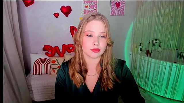 Snapshot of SweetDaylight chatting on 02/13/26, 06:37 SweetDaylight online show from 02/13/26, 06:37