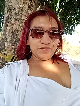 Snapshot of roxxy_white chatting on 02/05/26, 08:13 roxxy white online show from 02/05/26, 08:13