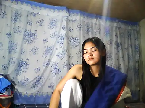 Snapshot of PinaySkinnyJust18 chatting on 03/26/26, 10:04 PinaySkinnyJust18 online show from 03/26/26, 10:04