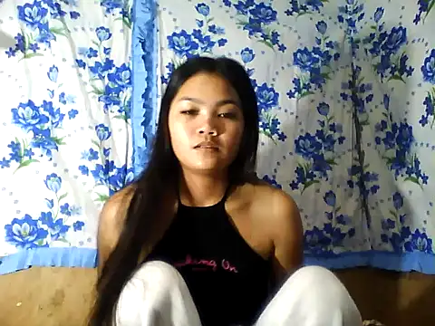 Snapshot of PinaySkinnyJust18 chatting on 04/02/26, 09:01 PinaySkinnyJust18 online show from 04/02/26, 09:01