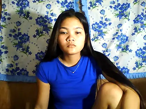 Snapshot of PinaySkinnyJust18 chatting on 04/15/26, 09:04 PinaySkinnyJust18 online show from 04/15/26, 09:04