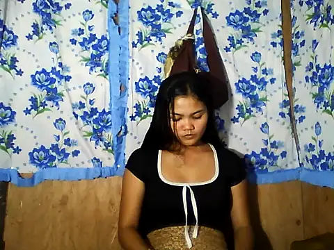 Snapshot of PinaySkinnyJust18 chatting on 04/27/26, 06:33 PinaySkinnyJust18 online show from 04/27/26, 06:33