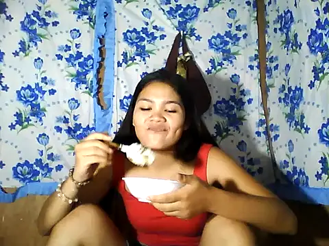 Snapshot of PinaySkinnyJust18 chatting on 04/29/26, 03:54 PinaySkinnyJust18 online show from 04/29/26, 03:54
