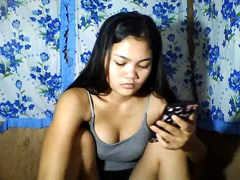 Snapshot of PinaySkinnyJust18 chatting on 04/30/26, 09:52 PinaySkinnyJust18 online show from 04/30/26, 09:52