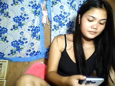 Snapshot of PinaySkinnyJust18 chatting on 06/11/26, 01:27 PinaySkinnyJust18 online show from 06/11/26, 01:27