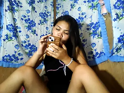 PinaySkinnyJust18 online show from 06/16/26, 09:45