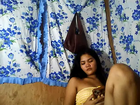 PinaySkinnyJust18 online show from 06/27/26, 10:20