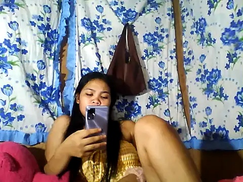 PinaySkinnyJust18 online show from 06/28/26, 04:29
