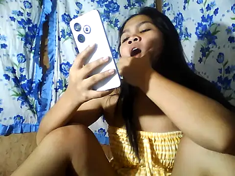 PinaySkinnyJust18 online show from 07/04/26, 10:10