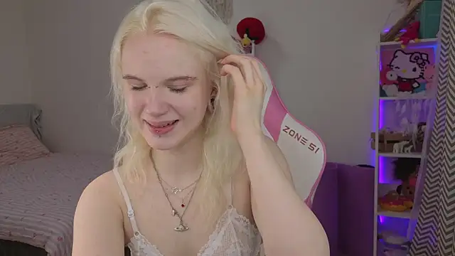 Snapshot of Mia_WaterFall chatting on 04/10/26, 03:23 Mia WaterFall online show from 04/10/26, 03:23