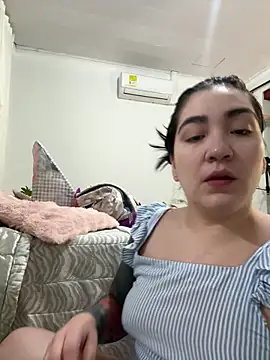 Snapshot of KathiaJenner chatting on 03/21/26, 11:26 KathiaJenner online show from 03/21/26, 11:26