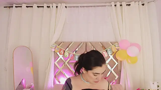 Snapshot of KathiaJenner chatting on 04/03/26, 11:30 KathiaJenner online show from 04/03/26, 11:30