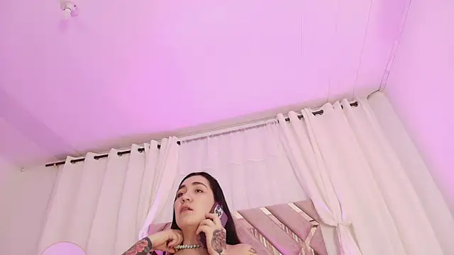 Snapshot of KathiaJenner chatting on 04/19/26, 06:10 KathiaJenner online show from 04/19/26, 06:10