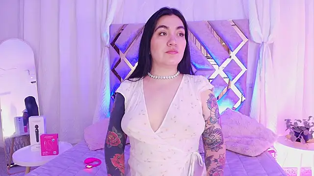 Snapshot of KathiaJenner chatting on 05/28/26, 11:07 KathiaJenner online show from 05/28/26, 11:07