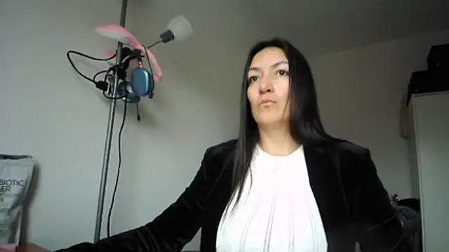 Snapshot of Yulian_Milf chatting on 03/11/26, 05:08 Yulian Milf online show from 03/11/26, 05:08
