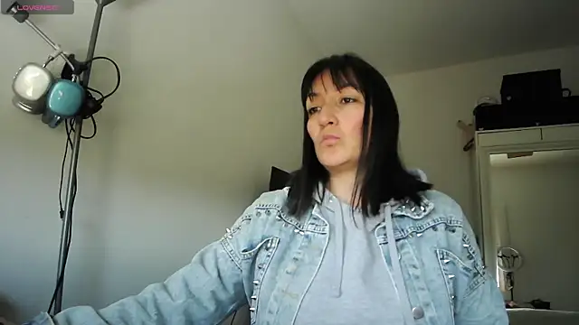 Snapshot of Yulian_Milf chatting on 03/30/26, 12:39 Yulian Milf online show from 03/30/26, 12:39