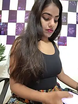 Snapshot of Alisha_Babyy chatting on 05/13/26, 04:32 Alisha Babyy online show from 05/13/26, 04:32