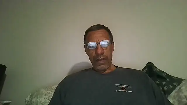 swimmer2496 online show from 02/21/26, 03:07