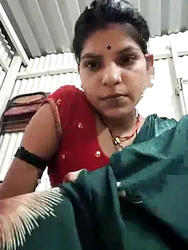 Snapshot of Radha_hot chatting on 06/10/26, 05:12 Radha hot online show from 06/10/26, 05:12