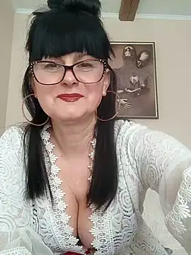 Snapshot of AliceSwan57 chatting on 02/03/26, 10:53 AliceSwan57 online show from 02/03/26, 10:53