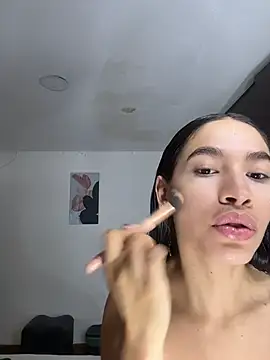 JuliaaVega online show from 07/27/26, 06:04