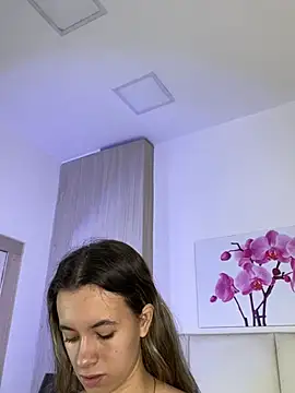 JuliaColemann online show from 06/05/26, 12:00