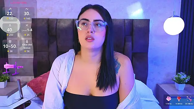 Snapshot of vicky_grey chatting on 04/22/26, 12:18 vicky grey online show from 04/22/26, 12:18