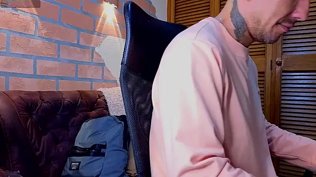 Snapshot of mister_eithan chatting on 03/25/26, 02:17 mister eithan online show from 03/25/26, 02:17