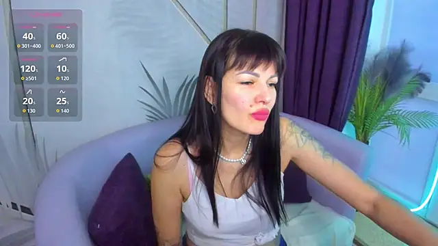 Snapshot of Agata__Moore chatting on 02/11/26, 02:27 Agata Moore online show from 02/11/26, 02:27