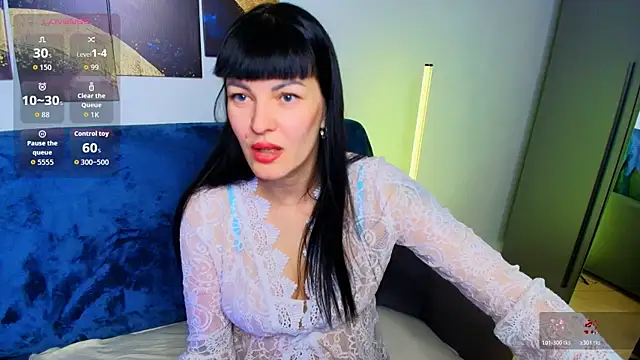 Snapshot of Agata__Moore chatting on 04/13/26, 01:11 Agata Moore online show from 04/13/26, 01:11