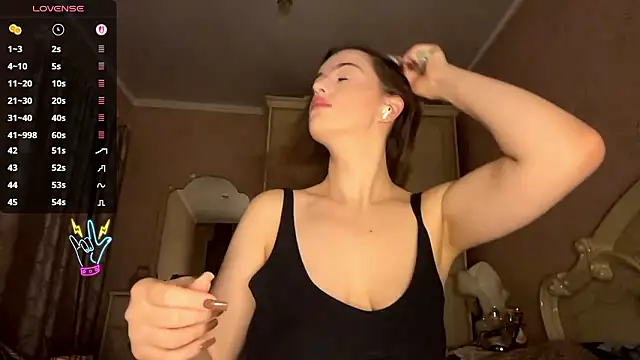 Snapshot of MistressBabe chatting on 03/18/26, 06:00 MistressBabe online show from 03/18/26, 06:00