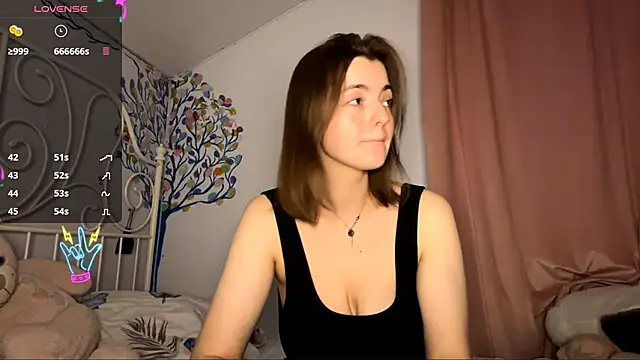 Snapshot of MistressBabe chatting on 06/09/26, 04:07 MistressBabe online show from 06/09/26, 04:07