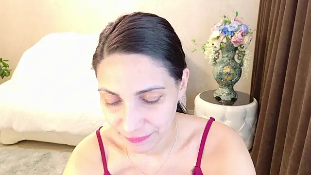 Snapshot of LovelyBeatrice chatting on 02/21/26, 10:49 LovelyBeatrice online show from 02/21/26, 10:49
