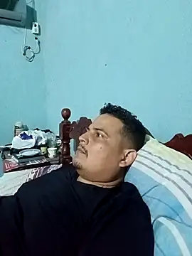Snapshot of THONETE chatting on 01/18/26, 11:47 THONETE online show from 01/18/26, 11:47