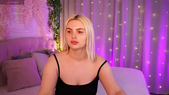 Snapshot of AmeliaWeells chatting on 05/04/26, 03:57 AmeliaWeells online show from 05/04/26, 03:57