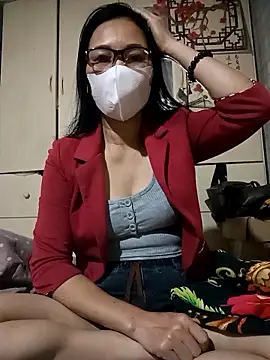Snapshot of Nuna_689 chatting on 01/18/26, 02:32 Nuna 689 online show from 01/18/26, 02:32