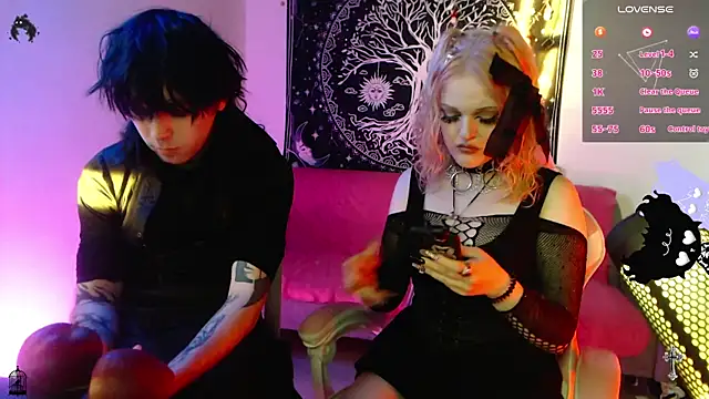 Snapshot of CrimsonVampCouple chatting on 02/12/26, 03:18 CrimsonVampCouple online show from 02/12/26, 03:18
