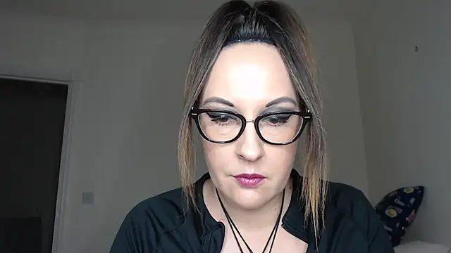 Snapshot of PsychicDominatrix chatting on 02/02/26, 03:44 PsychicDominatrix online show from 02/02/26, 03:44