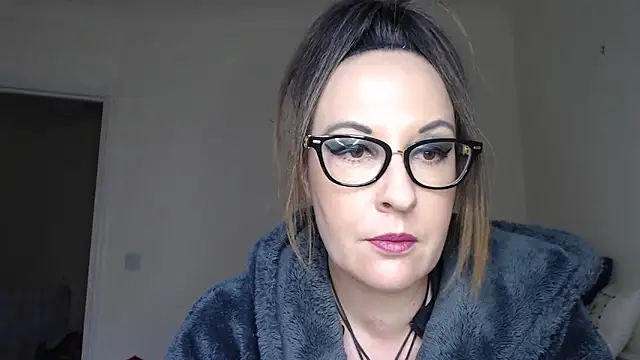Snapshot of PsychicDominatrix chatting on 02/09/26, 04:11 PsychicDominatrix online show from 02/09/26, 04:11