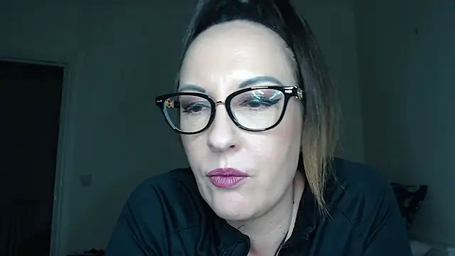 Snapshot of PsychicDominatrix chatting on 02/10/26, 08:35 PsychicDominatrix online show from 02/10/26, 08:35
